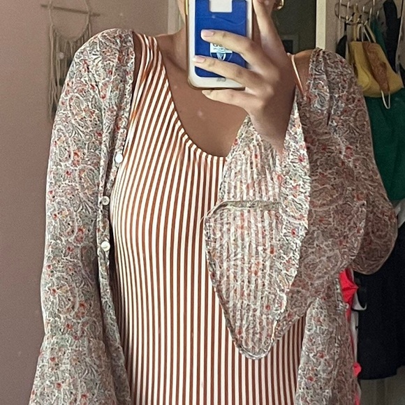 Vintage Sheer blouse with a beautiful pattern! - Picture 1 of 5